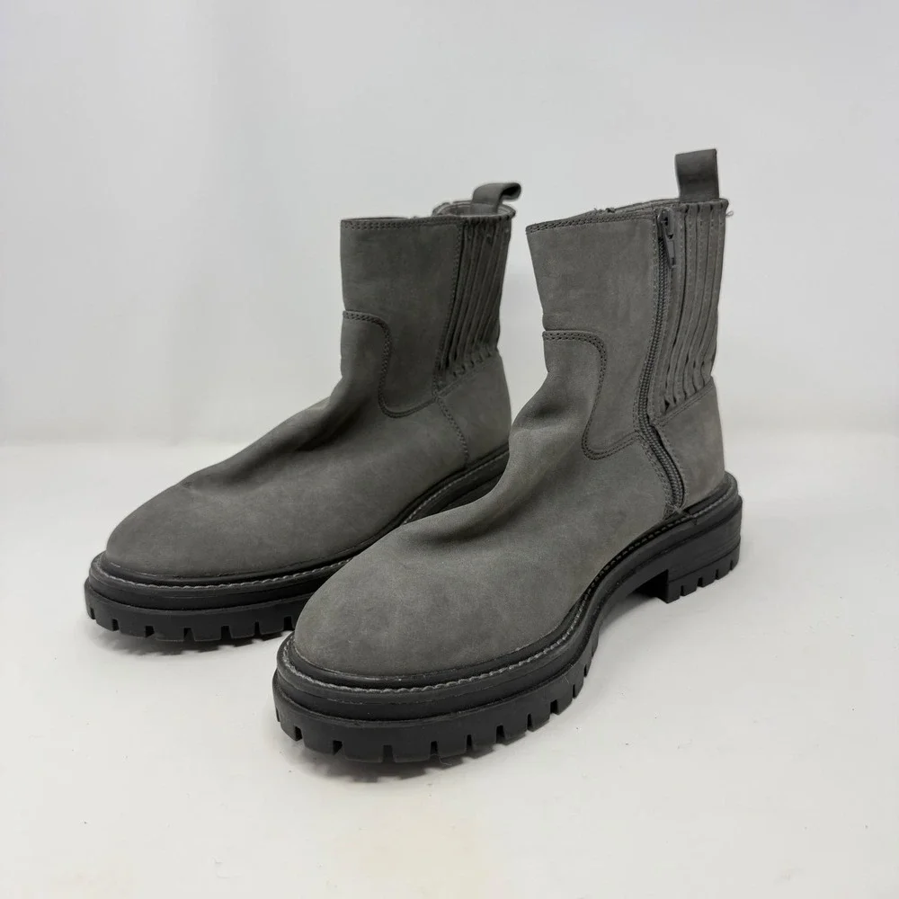 Time and Tru Womens Gray Chelsea Boots‎ Memory Foam Lug Sole WMTT42FF026 Size 10